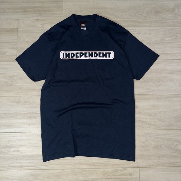Independent Trucks T-Shirt Size Medium Navy Short Sleeve Y2K Skate Surf - Picture 1 of 6